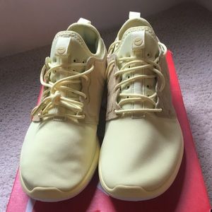 Nike ROSHE Two BR men’s shoes